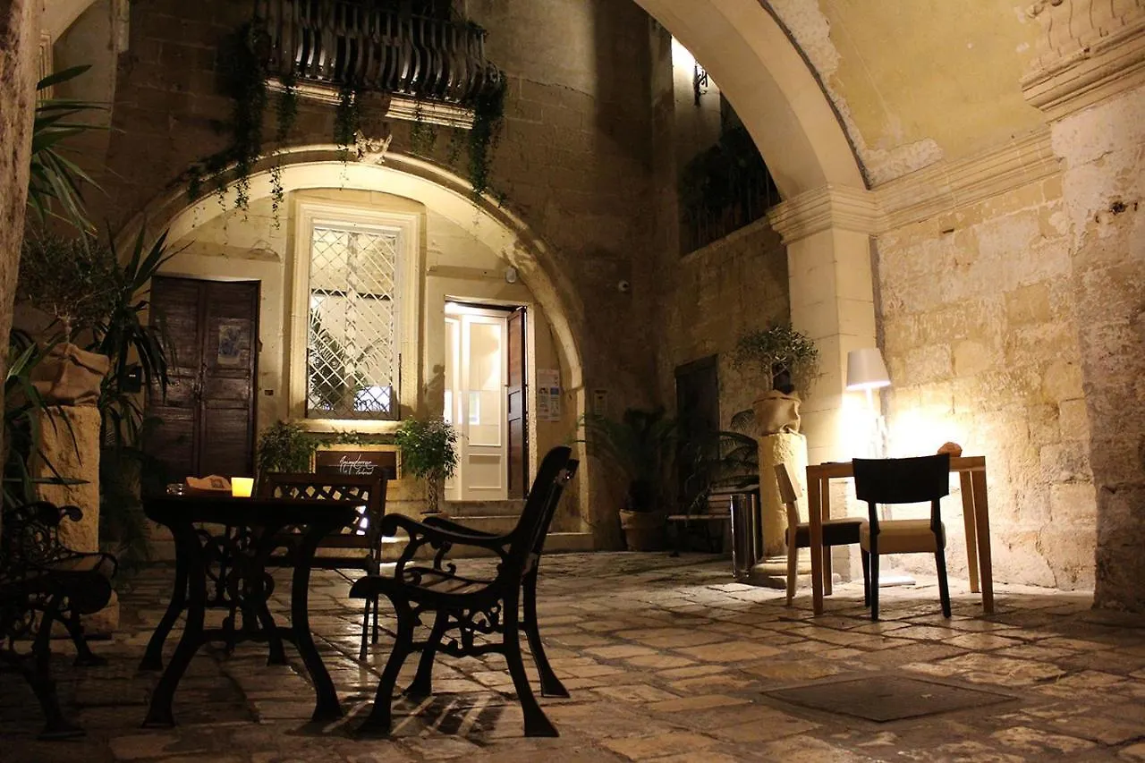 B&B Palazzo Sambiasi Lecce 3*,